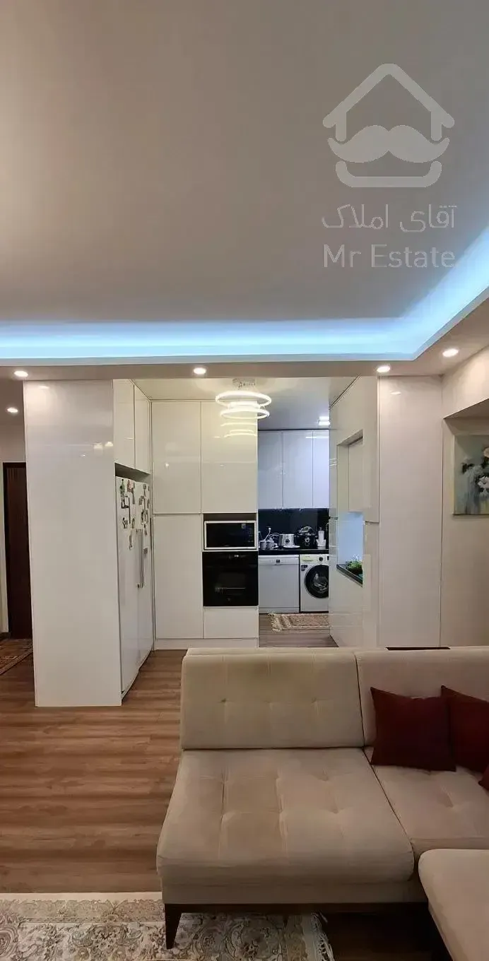 ۸۲ متر/فول امکانات/فول بازسازی/۱۲ فروردین