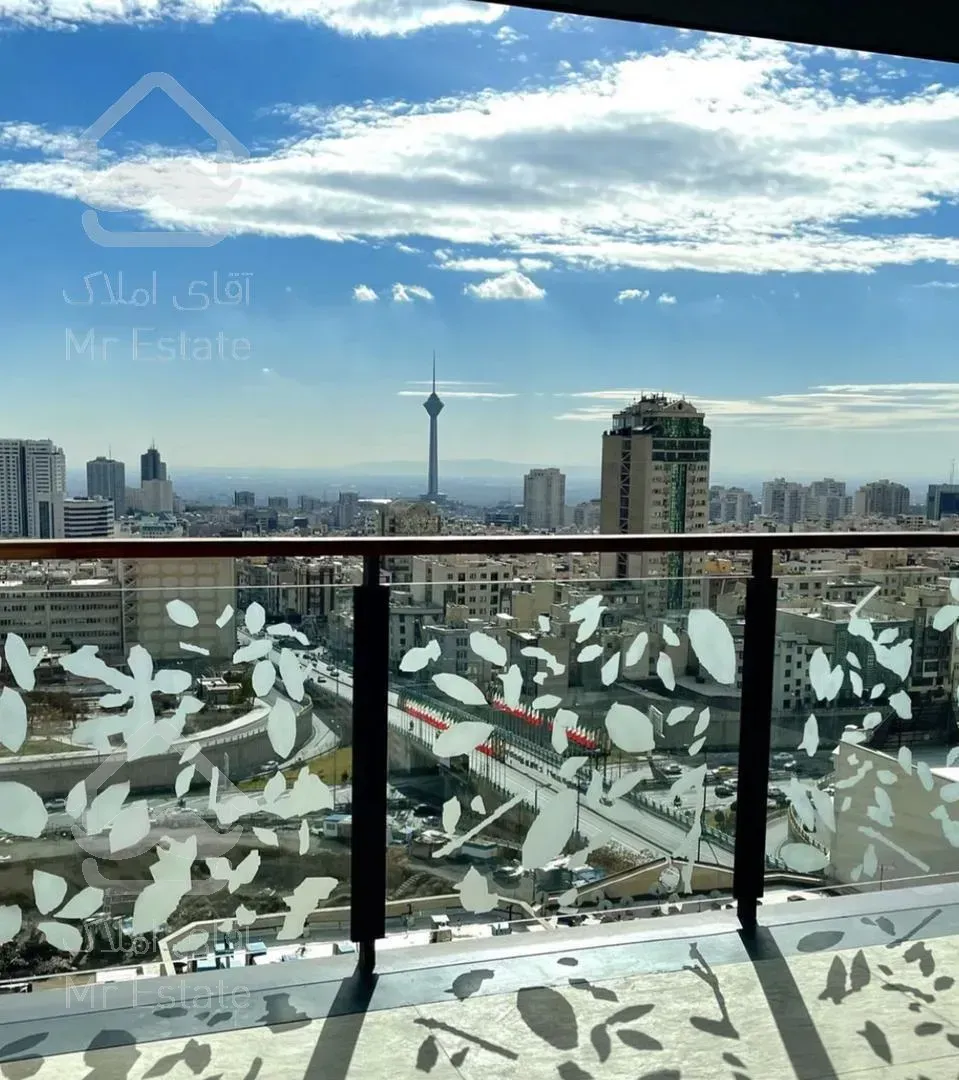 ۳۰۰متر امپریال پارک نسیم در مروارید،۱۰۰۰متر لابی