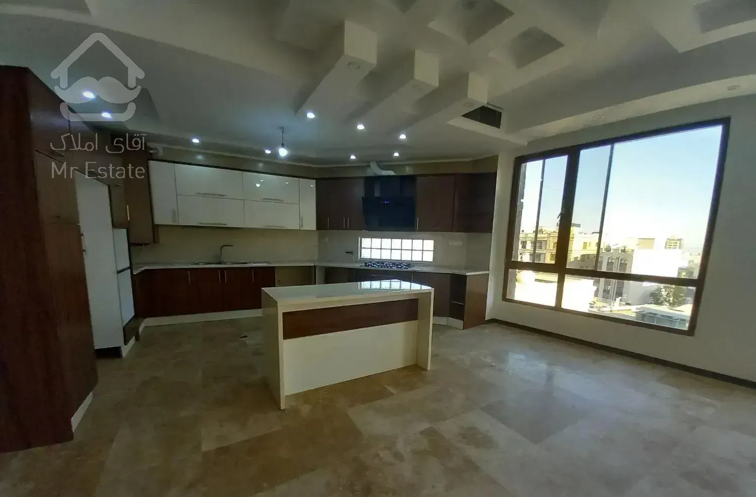 تجریش ۱۳۰ متر ۳ خ طبقه ۵ با چشم انداز