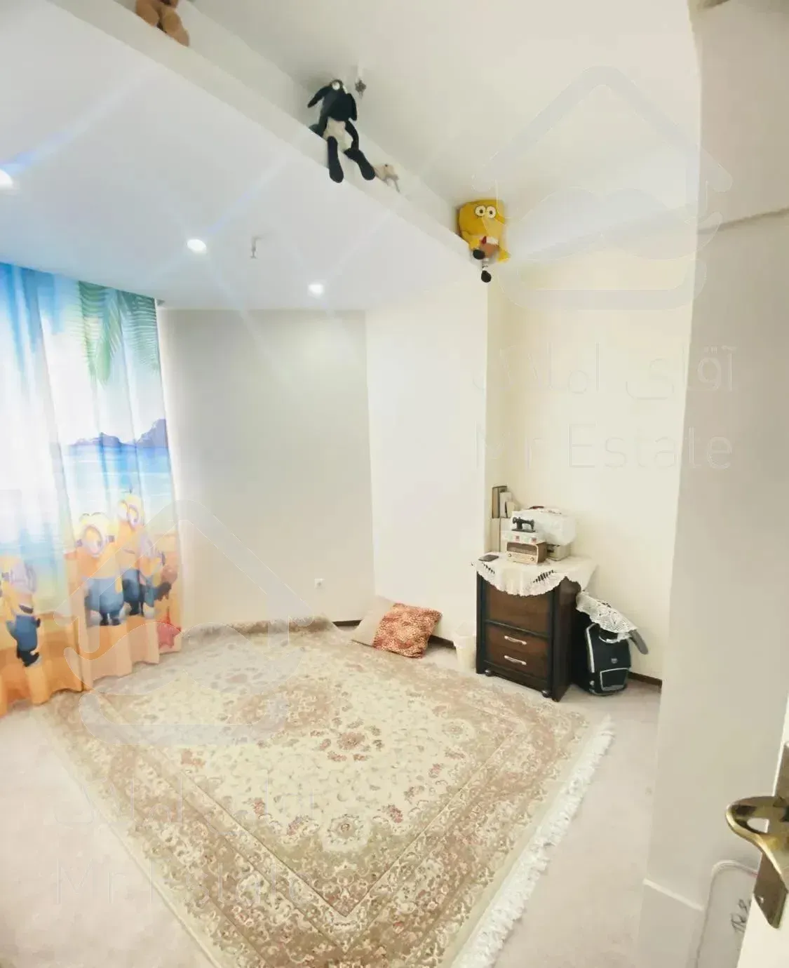 ۸۷متر/فول امکانات/۳ طرف نورگیر