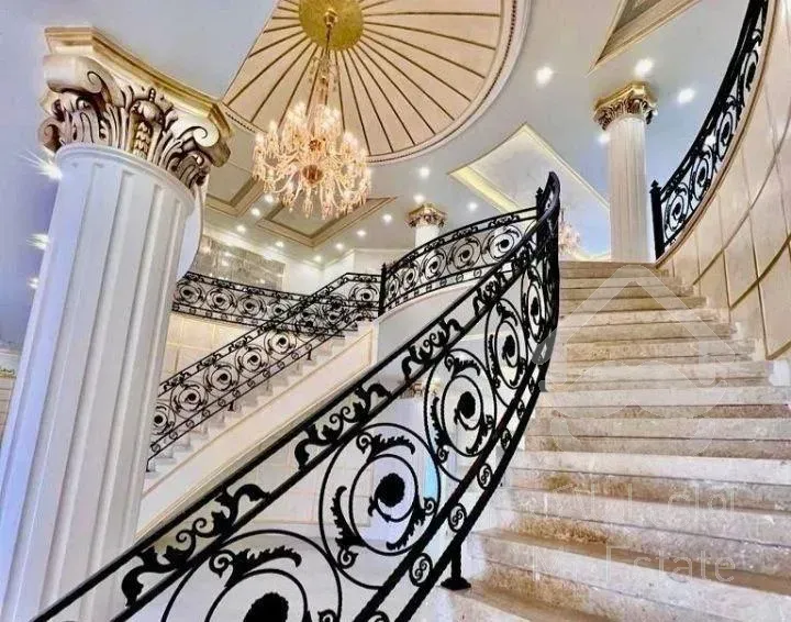 کاخ ویلا۸۰۰متری۵خواب/نور سعادت اباد