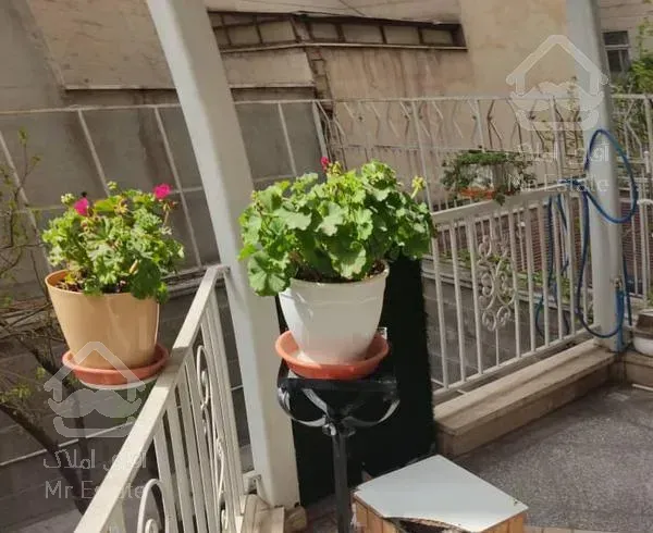 144 متر 3 خوابه  در کامرانیه