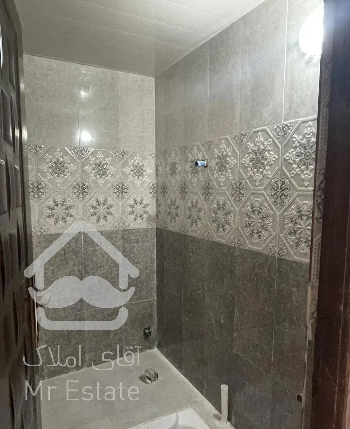 ۱۴۰ متر نیم‌‌ پیلوت ، امیرکلا سه راه سجادی