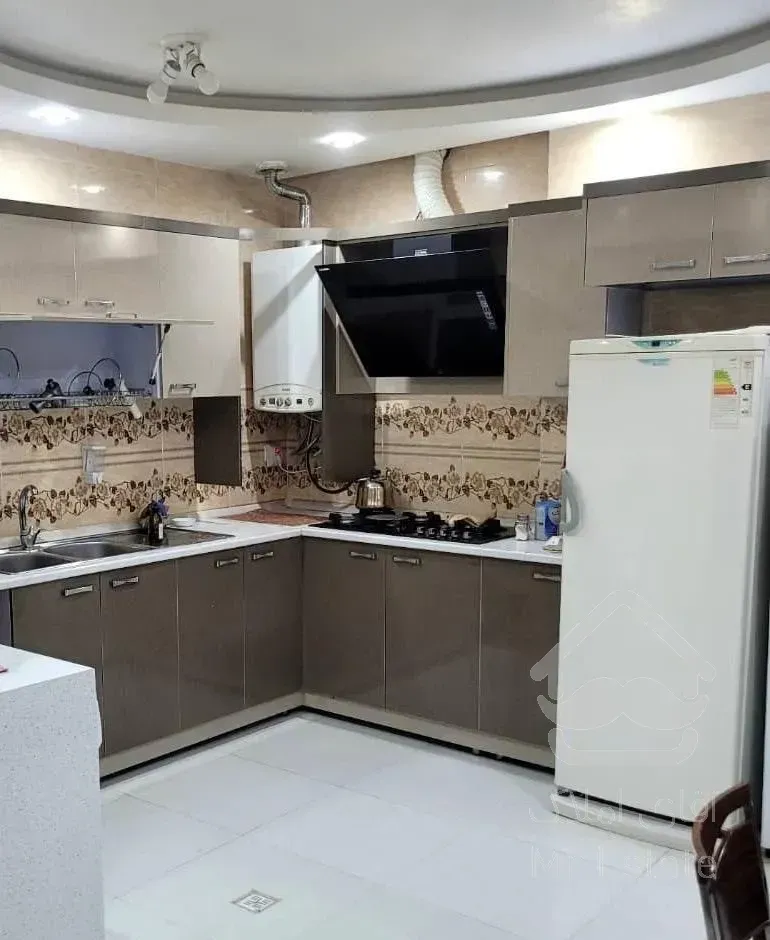 اپارتمان خیابان بر خیابان مولوی نرسیده به کلینک دی