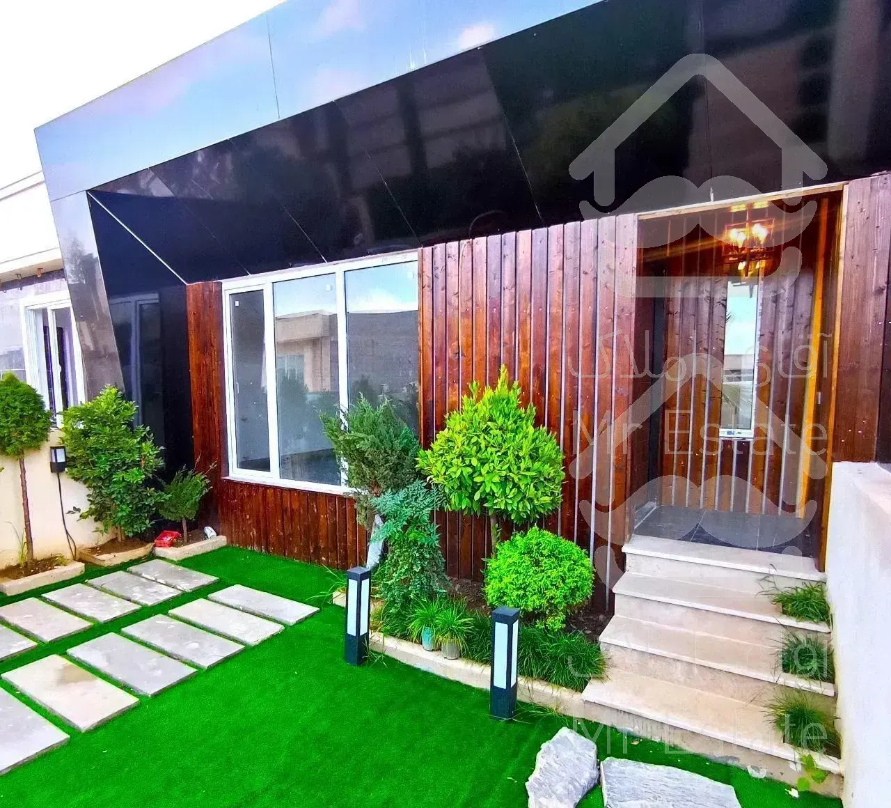 ویلا نمامدرن داخل شهرک/کنار جنگل