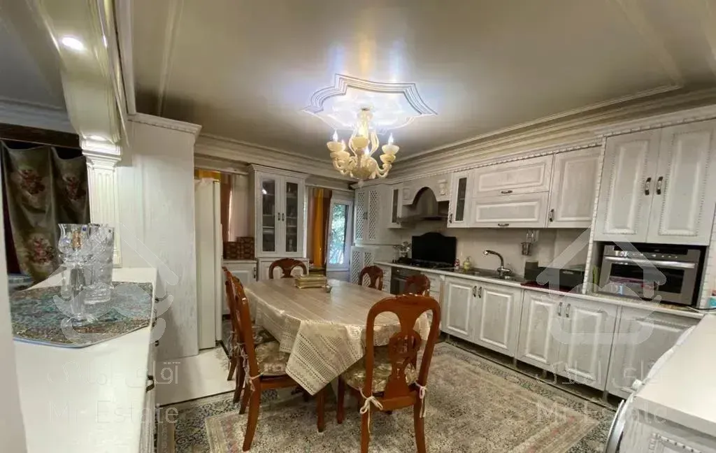 شیراز جنوبی بلوار علیخانی ١٨٠ متر ٣ خوابه