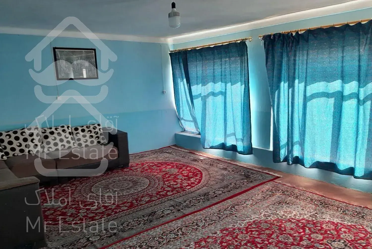 منزل مسافر با حیاط و پارکینگ