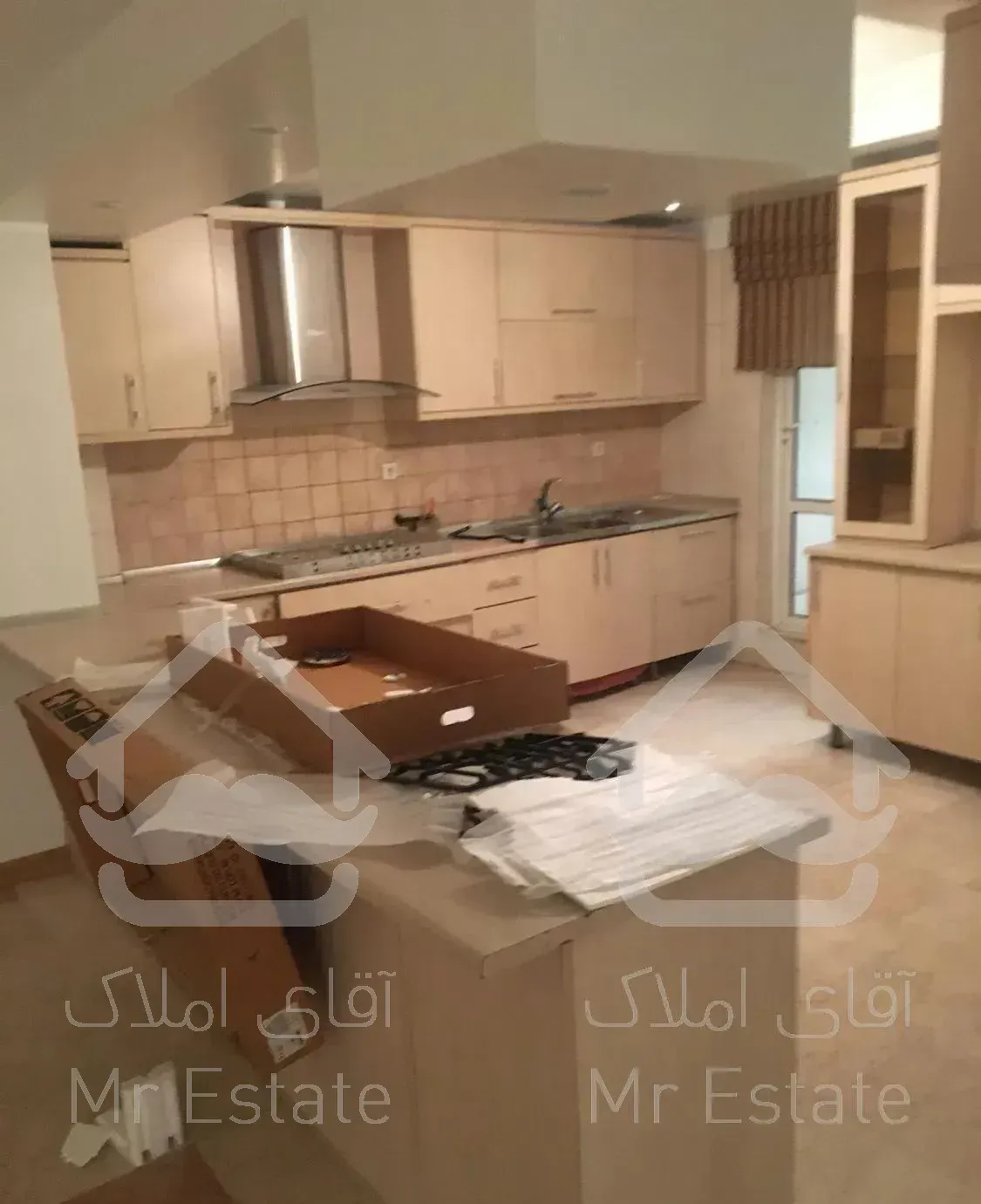 ااپارتمان ١٣٥مترمربع درمجتمع اساتیت