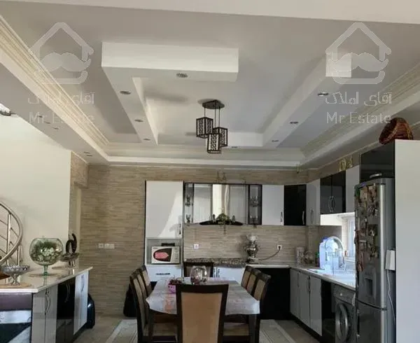 ویلا حیاط دار پلور 740 متری ، دوبلکس