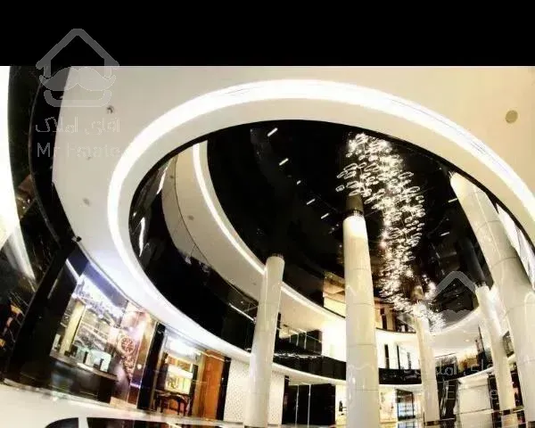 رونیکا مال سلطنتی و پر فروش بر فراز تهران