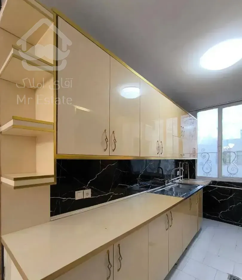 رهن50متری روبه نما طبقه سوم موردفوری