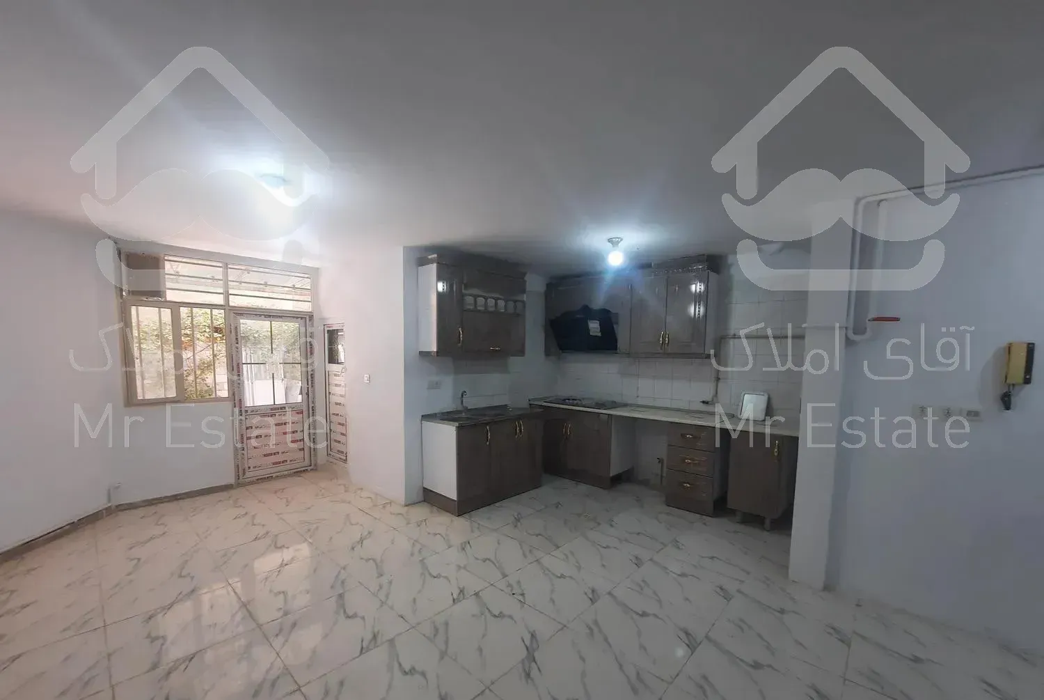 42متر 50 متر حیاط اختصاصی 6واحدی سند تک برگ