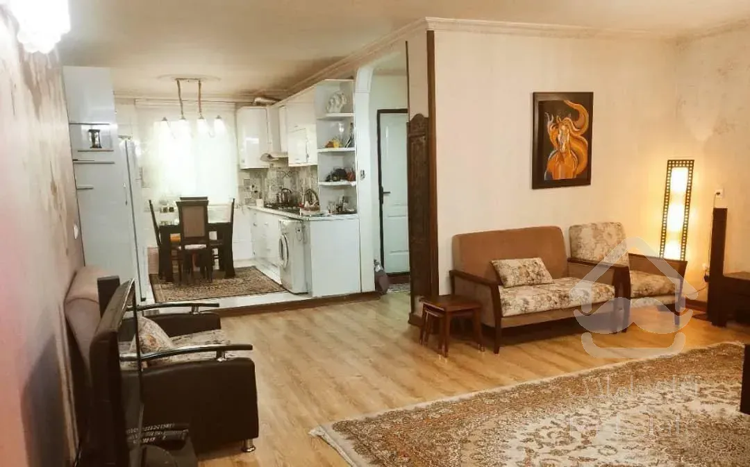 آپارتمان ۱۰۷ متر / دو خواب / بازسازی شده