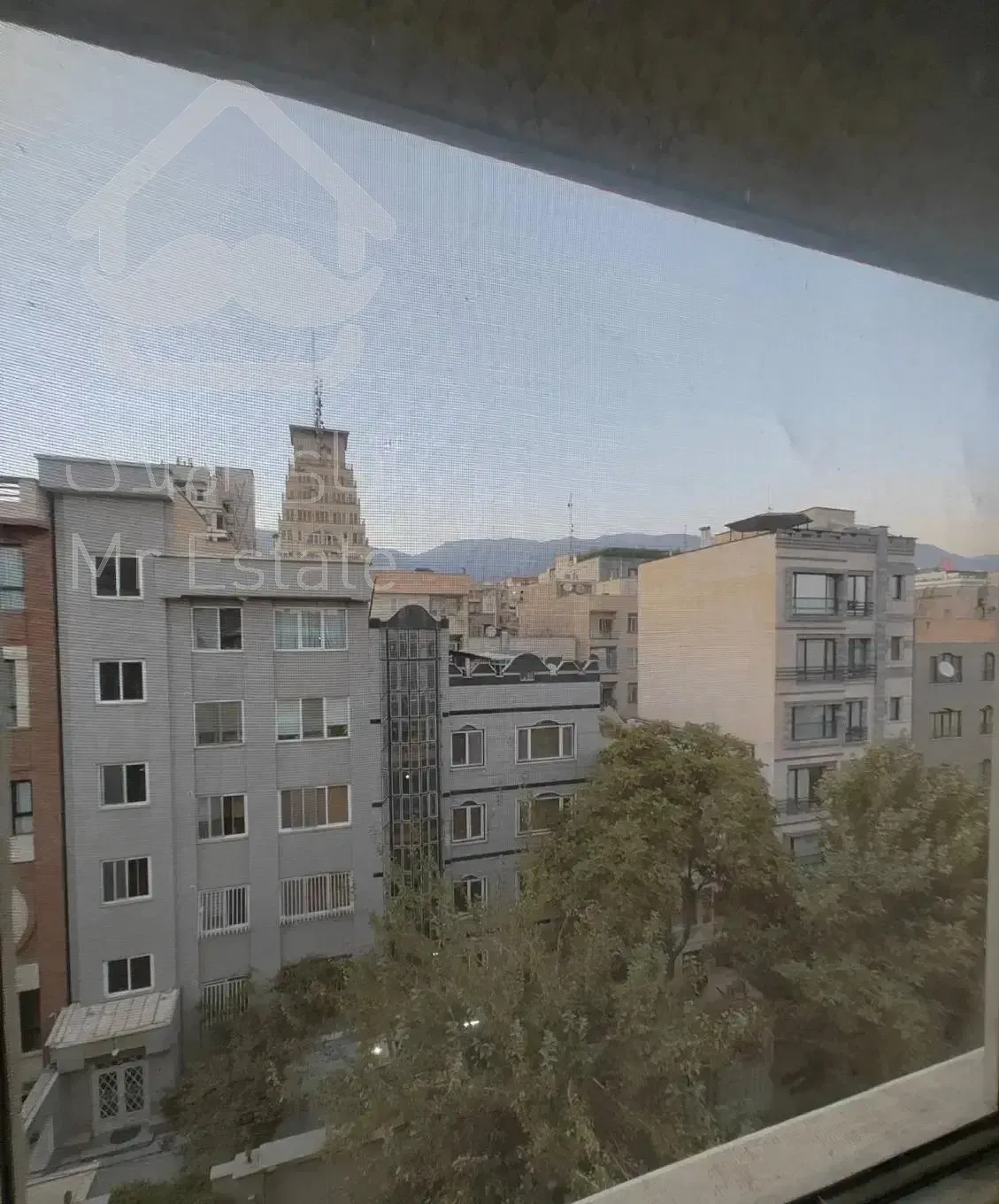 سعادت آباد  ۶۰ متر  طبقات بالا با آسانسور و نورگیر