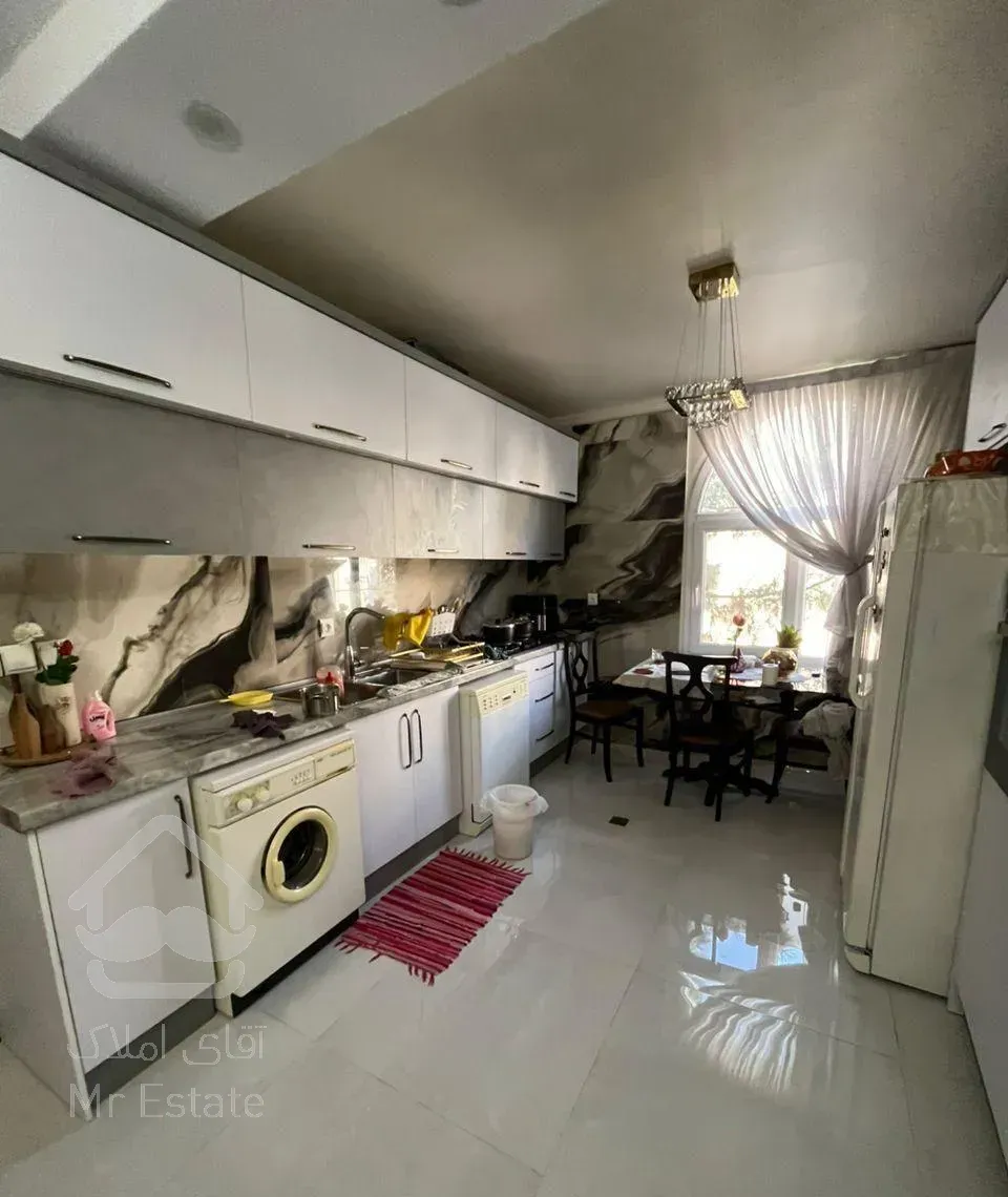 ۸۶ متر دو خوابه با نور عالی بالکن بزرگ دسترسی عالی