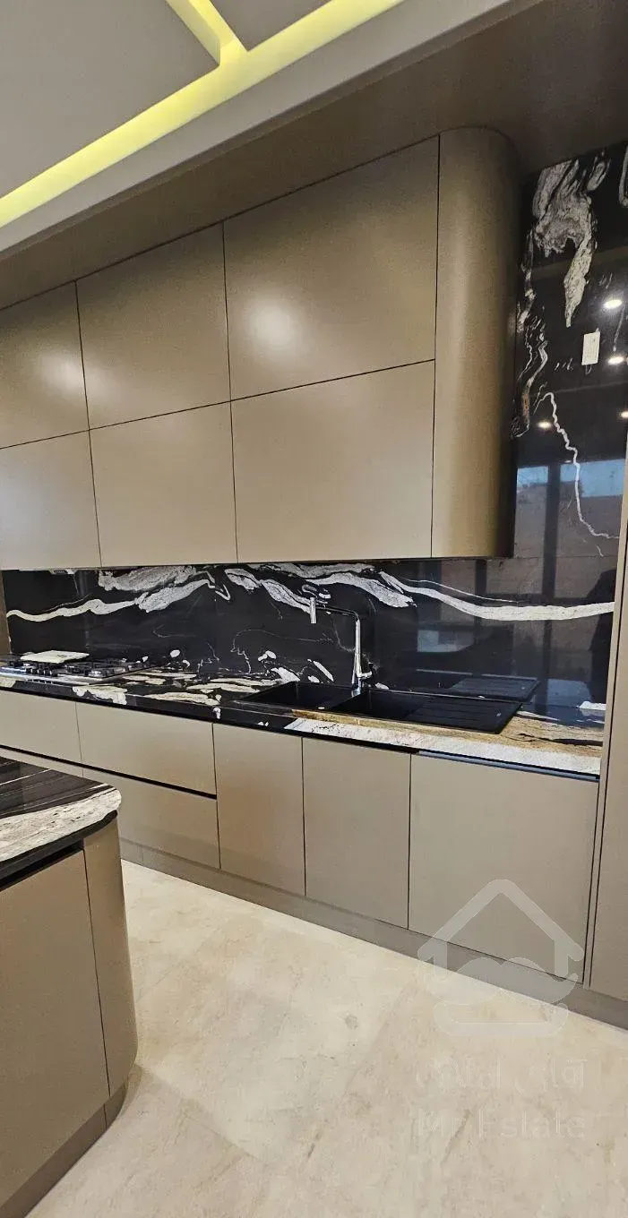 ابر سازه شیخ بهایی شمالی،۲۹۰متر ۴خواب ۴پارکینگ