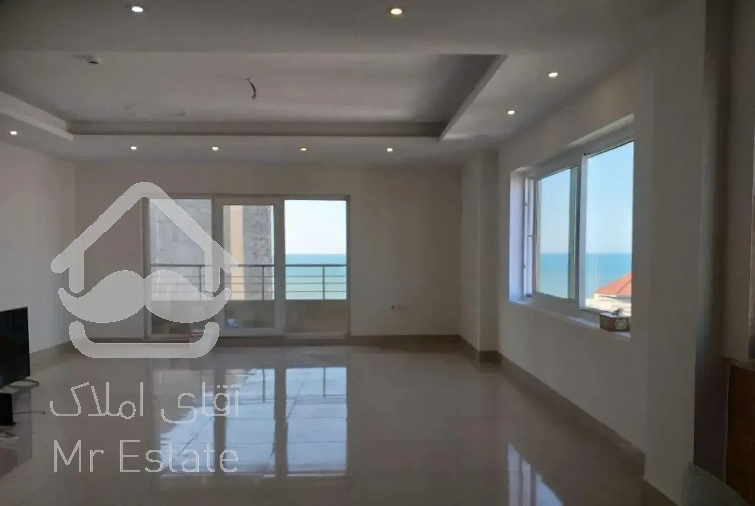 آپارتمان ویو ابدی / ۱۱۷ متری سند دار