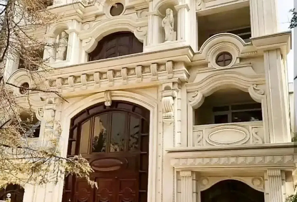 بزرگمهر جنوبی / همکف ۳۱۰متر فول امکانات