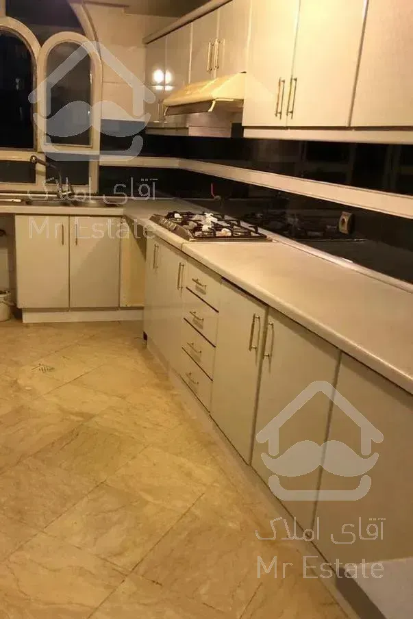 پاسداران، ۱۳۰ متر، ۳ خوابه،