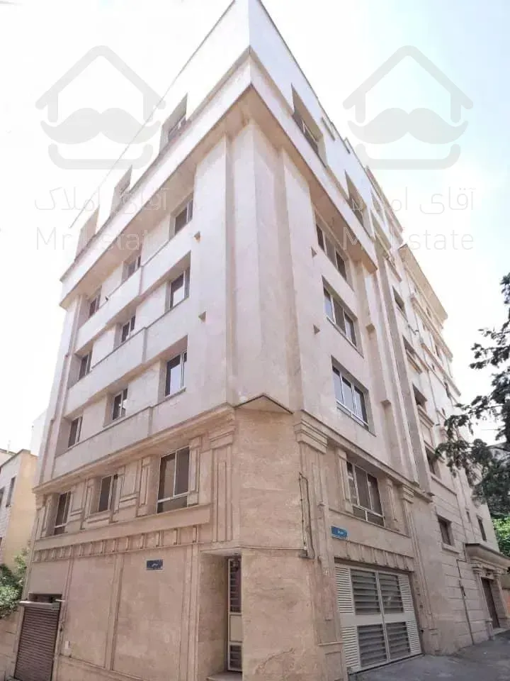 ۱۰۵ متر تک واحدی سه جهت نور