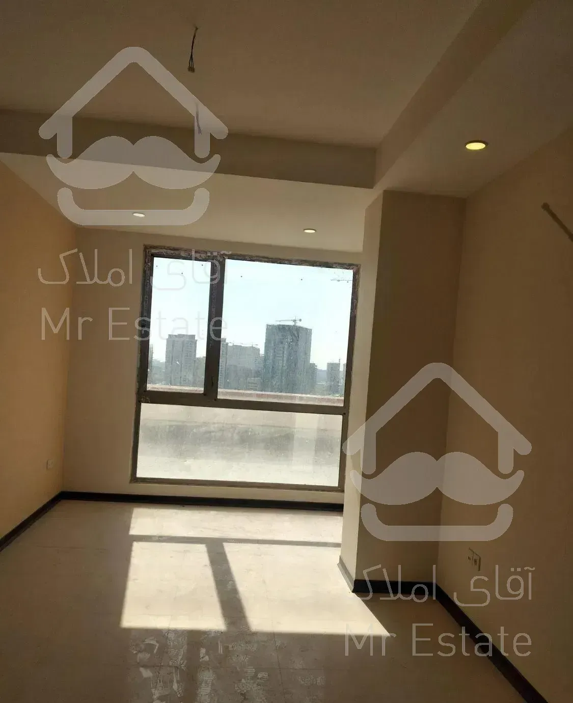 چیتگر ۱۳۵ متر/ سند اداری/در حد کلیدنخورده/ فول