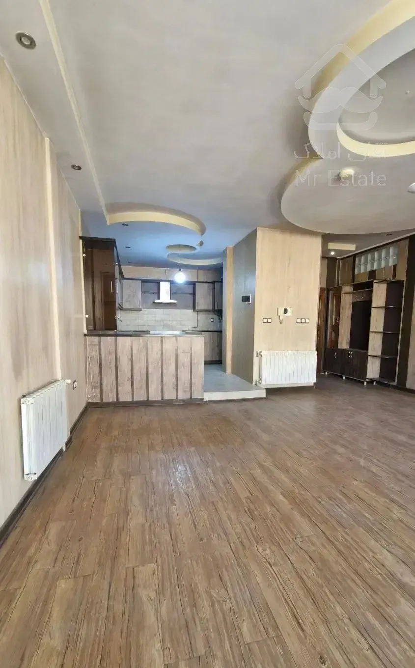 ۹۰متری اوایل اقبال نزدیک به وکیل آباد و مترو