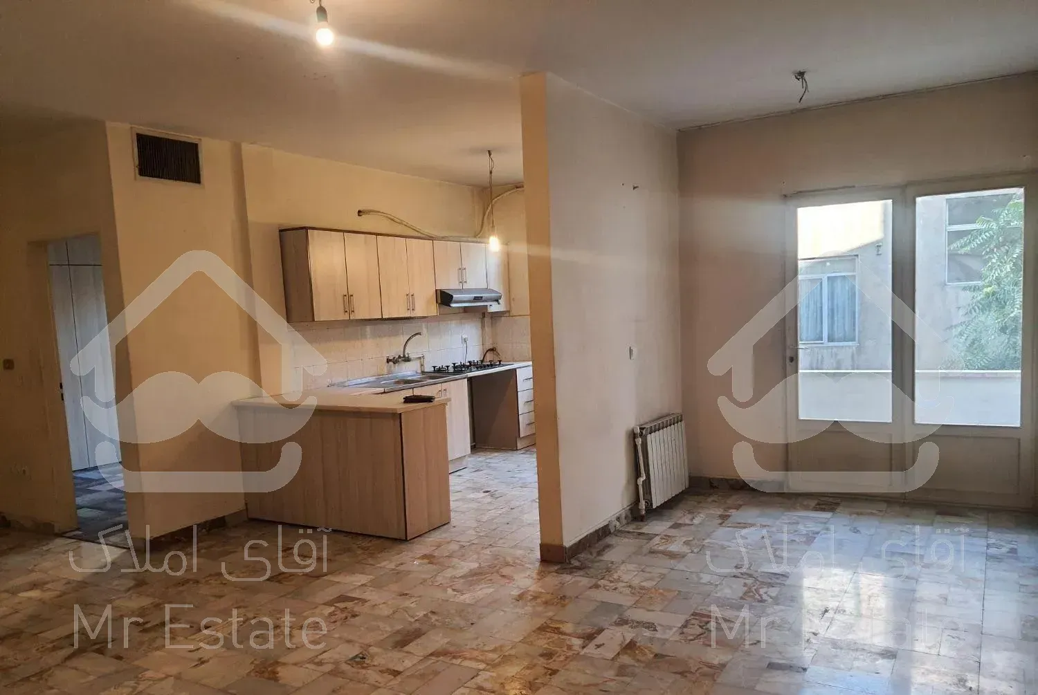 طالقانی سمیه ۶۸متر طبقه اول با۵ متر انباری و بالکن