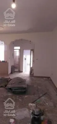 آپارتمان 95 متر، تخلیه، دارای بالکن بزرگ، مسکونی و اداری، رهن و تبدیل