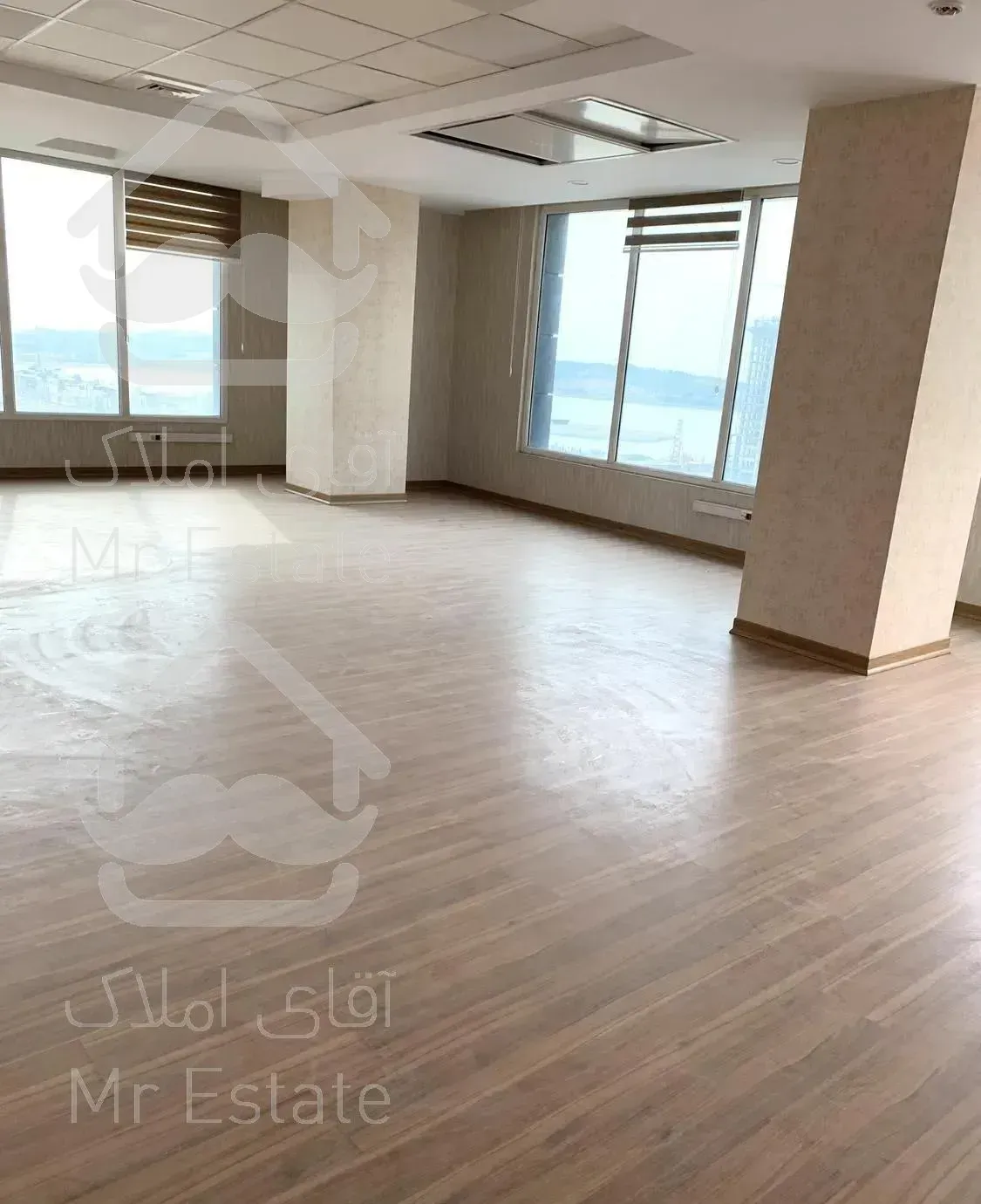 110متر برج اداری کلید نخورده ویو دریاچه چیتگر