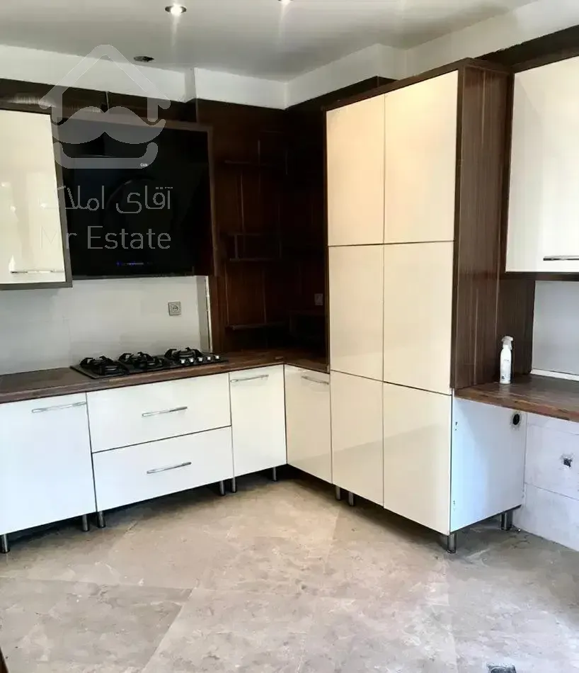 نیاوران ۲۰۰ متر تکواحدی  با ۲پارکینگ