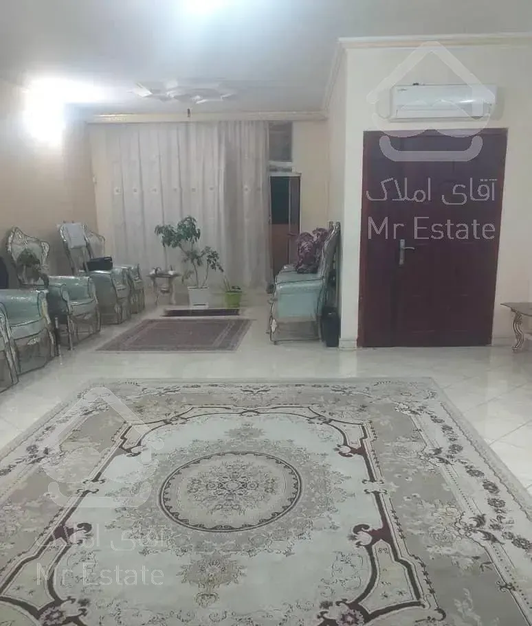 اپارتمان طبقه اول ۱۳۰متر اول نیلوفر