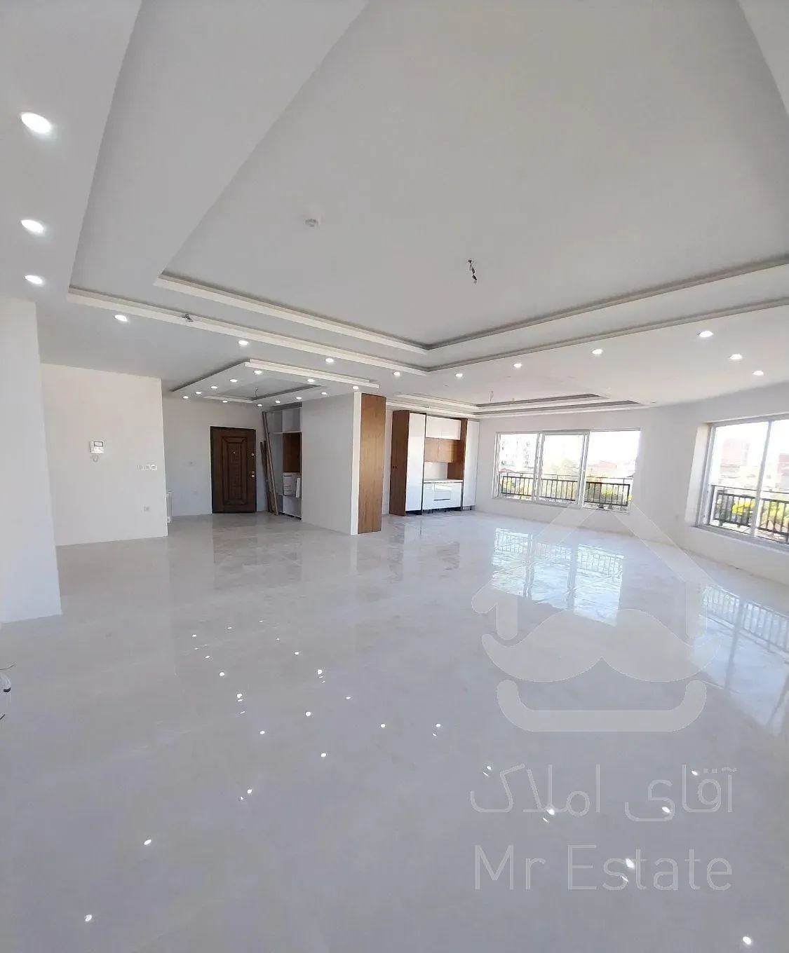 فروش آپارتمان ۱۸۸ متری ۳ خوابه در آبشار تهران