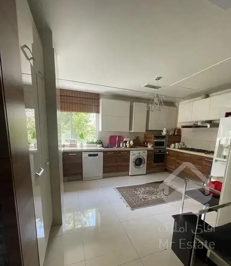 قیطریه تاپ لوکیشن ۱۸۰متر فول مناسب سرمایه گذاری