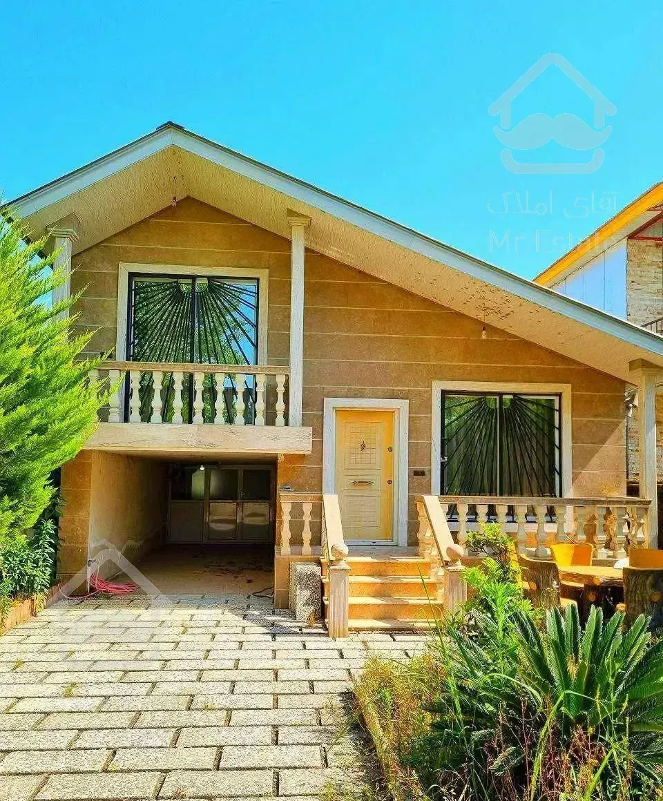 ویلا نیم پیلوت 300متری نور آمل چمستان