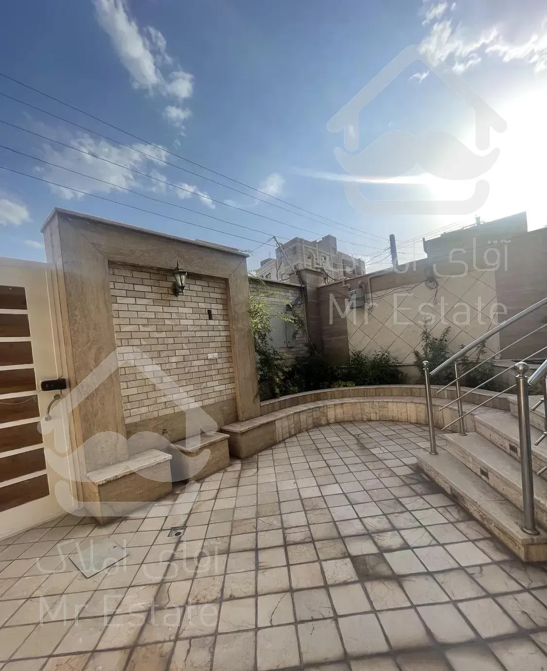 ۱۳۵ متر تک واحدی خوش نقشه و شیک/هوشنگ مرادی