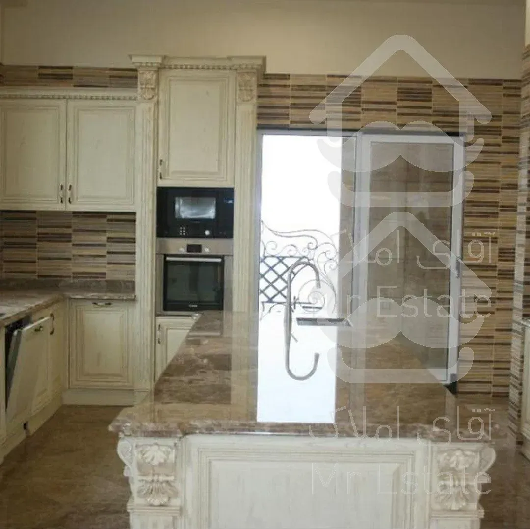 خرید آپارتمان 220 متری فرمانیه شرقی