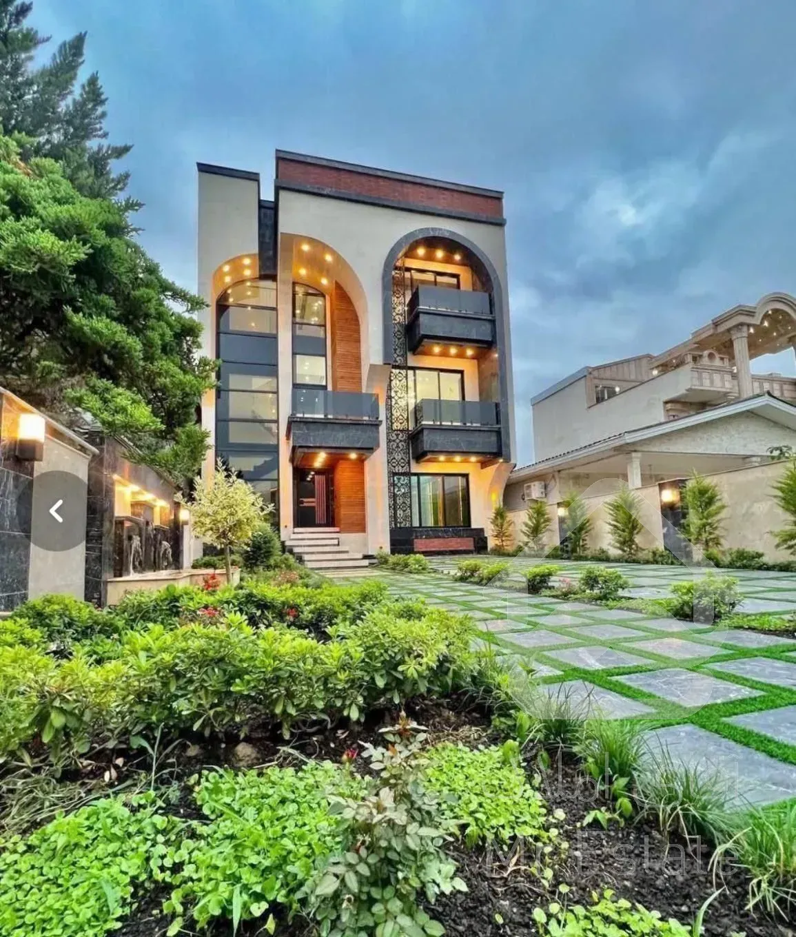 ویلا۳۷۰متری/استخرداخلی/لوکیشن برند اقساط ۲ساله