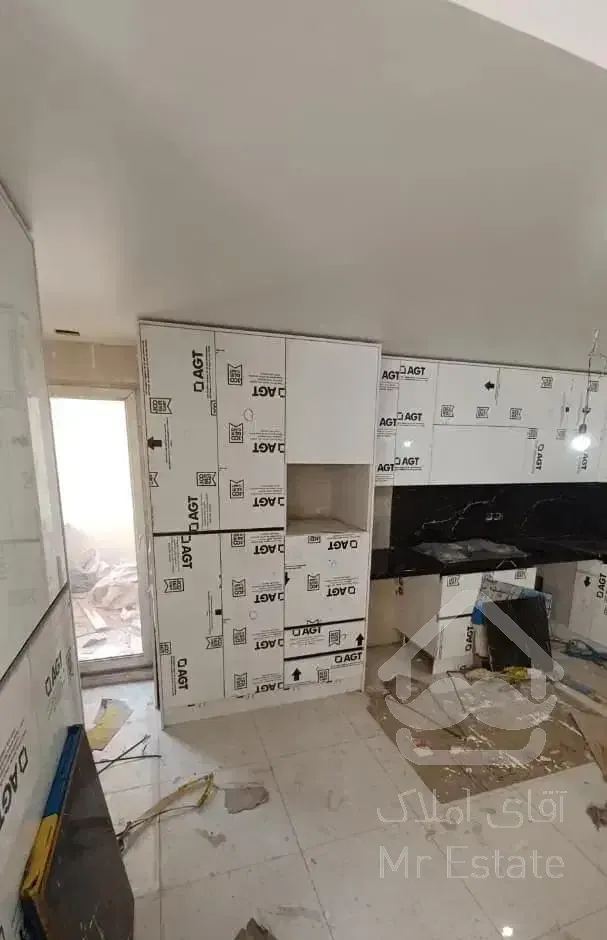 ۱۳۵ متر ۳ خواب یکساله سالن پرده خور آرامیس