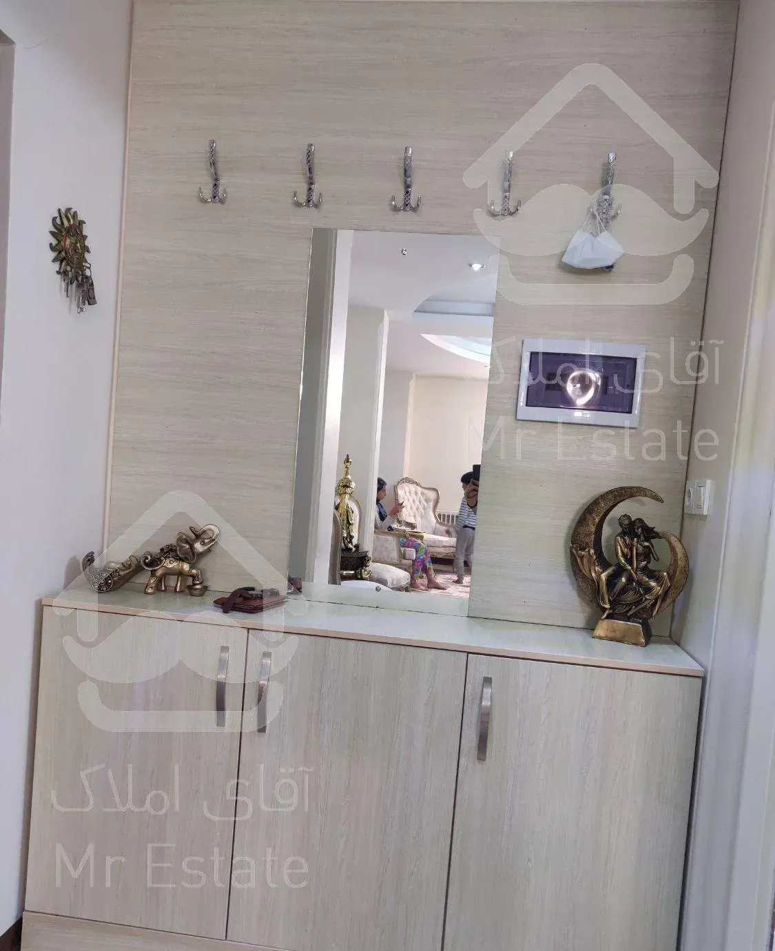 ۱۰۳متر/دوخواب/فول‌امکانات/بر خیابان‌حاجیان