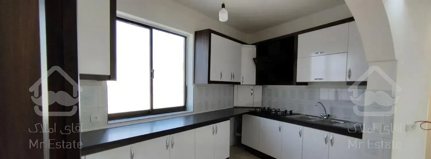 ویلا نوساز 200متر زمین 100 متر بنا فول امکانات