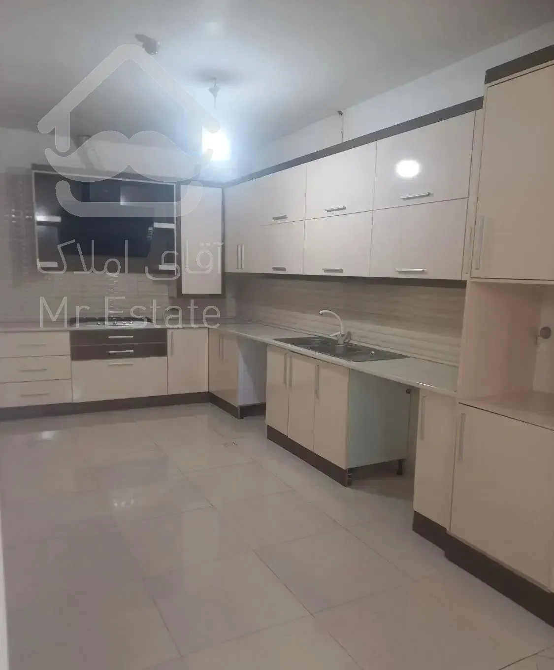 آپارتمان 110 متری ظفر، خیابان بهمن  طبقه همکف