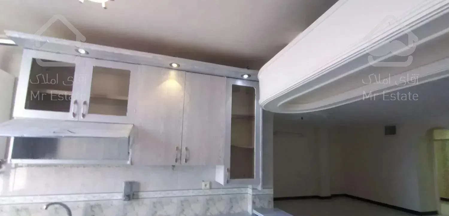 ۸۱متر ۲خواب سرسبیل. بالکن.انب