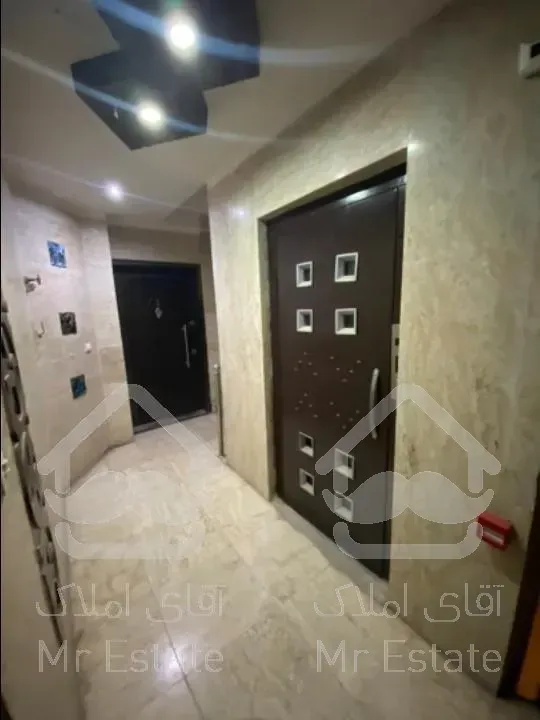 105 متری / واحد جلو سالن رو به نما / اردیبهشت / vip