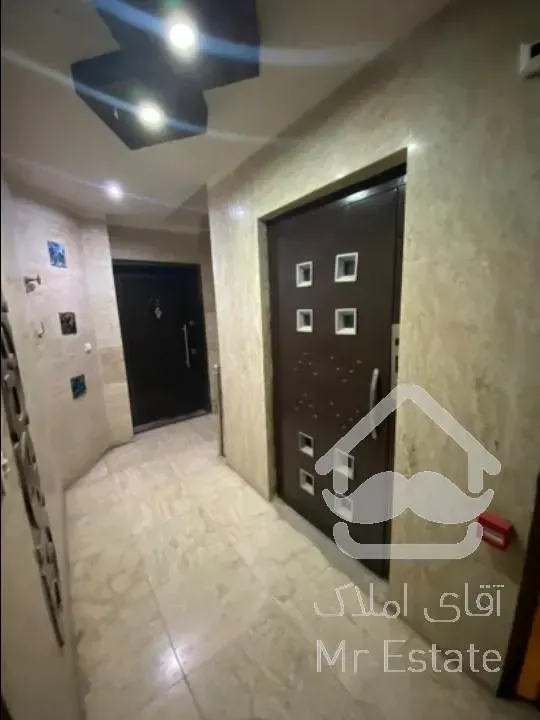 105 متری / واحد جلو سالن رو به نما / اردیبهشت / vip