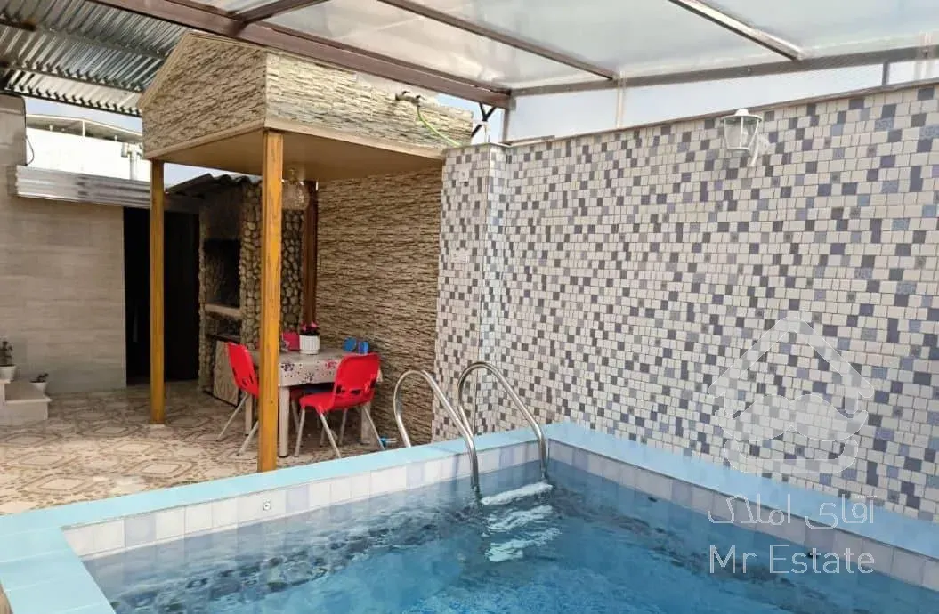 ویلادربست دارای استخراب گرم سرپوشیده