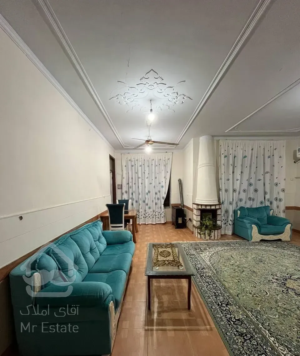 خانه ویلایی فروشی ۴۵۰ متری برجاده اصلی فرح آباد