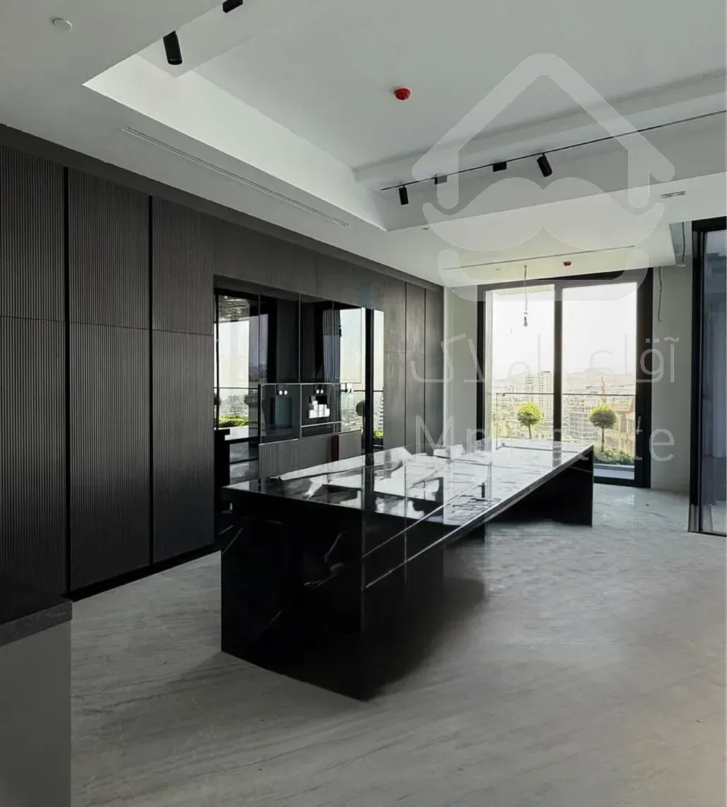 فرمانیه فول ۳۵۰ متر بهمراه سوئیت مجزاء