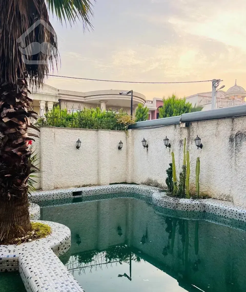 کاخ ویلا لوکس ۳۰۰متری/فول فرنیش اوکازیون