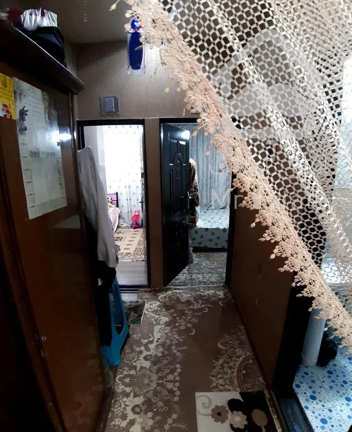 ادیب جنوبی - راه جدا و حیاط اختصاصی