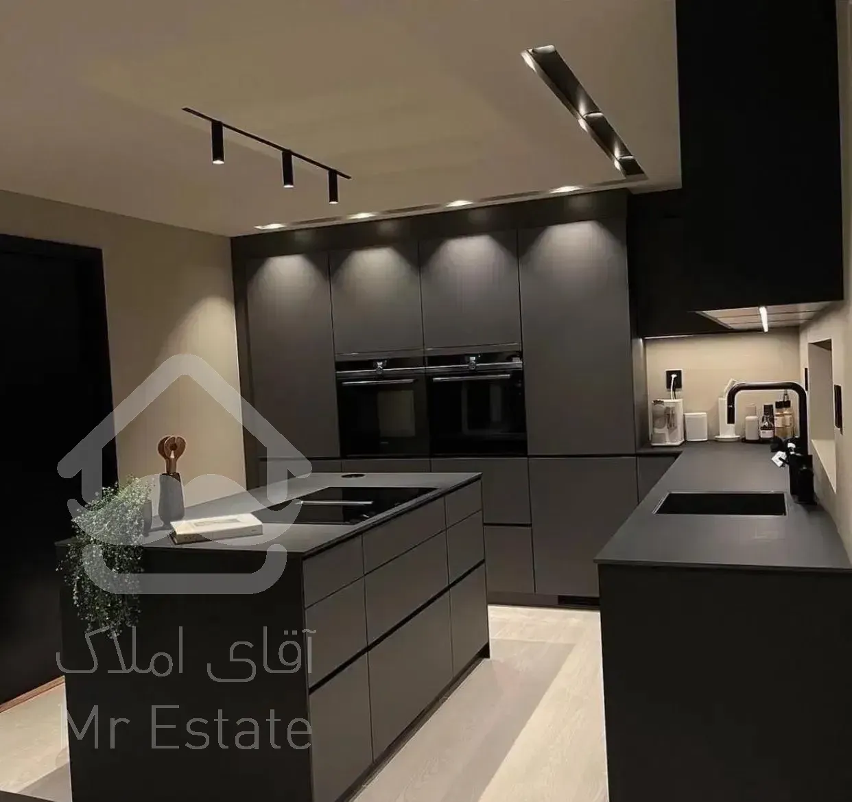 ۱۰۵متر / سالن پرده خور / آفتابگیر / تاپ لوکیشن